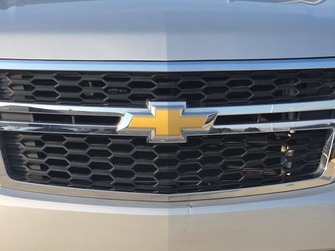 Used 2015 Chevrolet Suburban LT AWD/4WD image 30