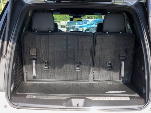 Used 2023 Chevrolet Tahoe Z71 AWD/4WD image 9