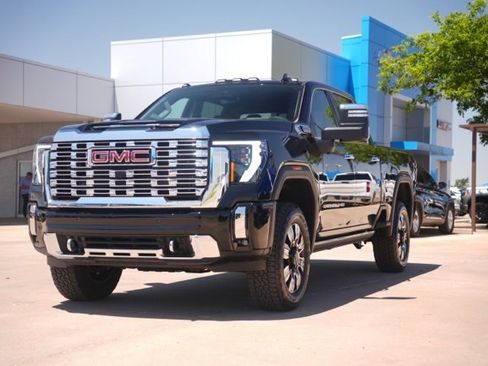 New 2025 GMC Sierra 2500 Denali w/ Denali Reserve Package image 8