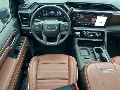 Used 2025 GMC Sierra 2500 Denali Ultimate image 24