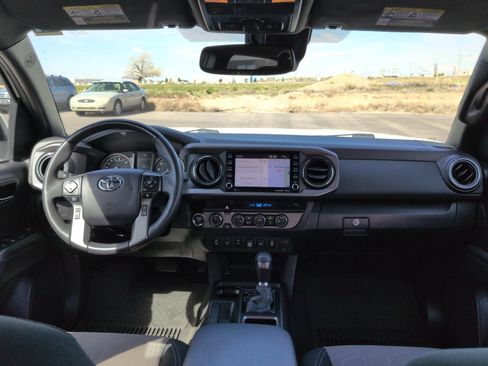 Used 2023 Toyota Tacoma TRD Off-Road w/ Technology Package AWD/4WD image 13