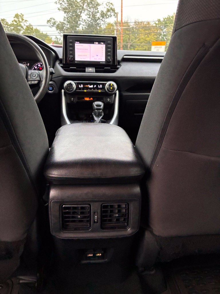 Used 2021 Toyota RAV4 XLE FWD image 18