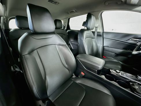 Used 2025 Kia Sportage EX FWD image 27