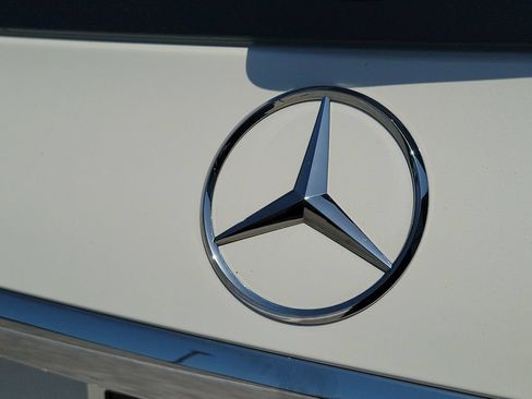 Used 2026 Mercedes-Benz GLS 450 4MATIC image 9