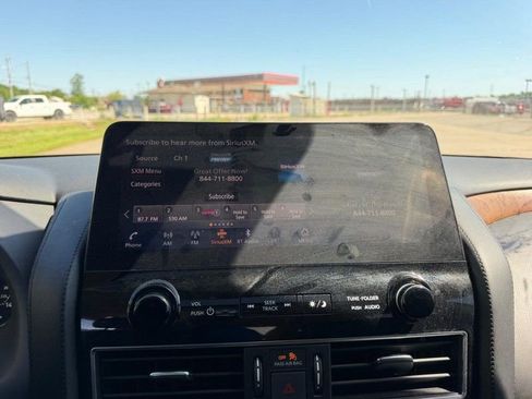 Used 2021 Nissan Armada SL w/ Captain's Chairs Package AWD/4WD image 16