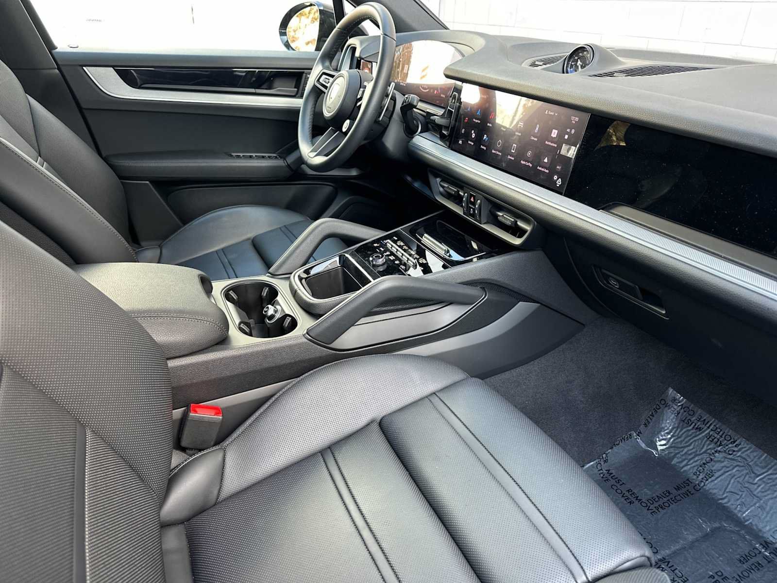 Certified 2025 Porsche Cayenne Coupe AWD/4WD image 17