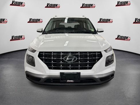 Certified 2025 Hyundai Venue SEL image 2