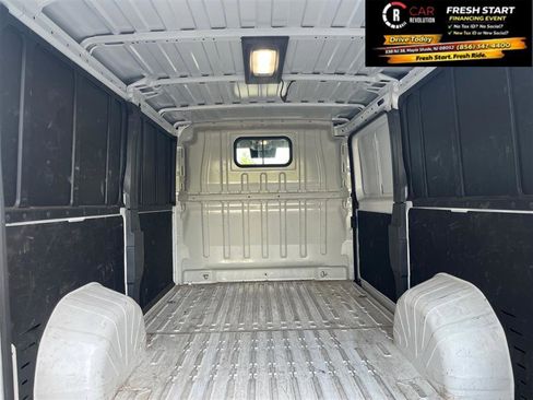 Used 2025 RAM ProMaster 2500 w/ Convenience Group FWD image 8