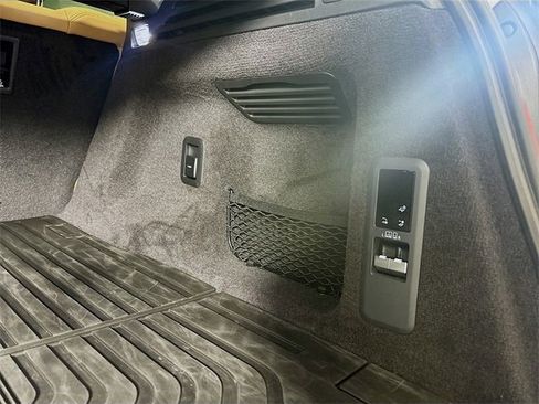 Used 2025 Land Rover Range Rover Sport SE image 26