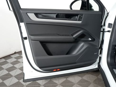 Certified 2026 Porsche Cayenne Coupe AWD/4WD image 13