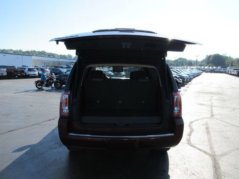 Certified 2020 GMC Yukon Denali w/ Open Road Package AWD/4WD image 8
