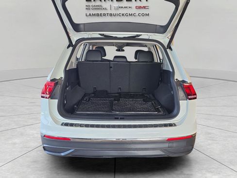 Used 2024 Volkswagen Tiguan SE AWD/4WD image 13
