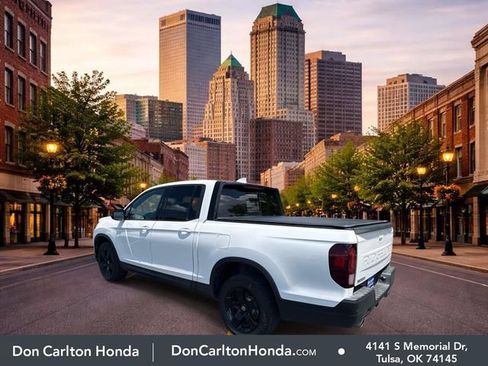 Used 2025 Honda Ridgeline Black Edition image 7