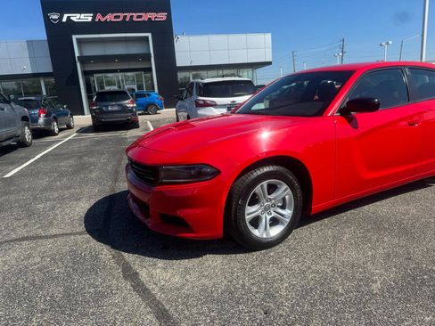 Used 2023 Dodge Charger SXT image 3
