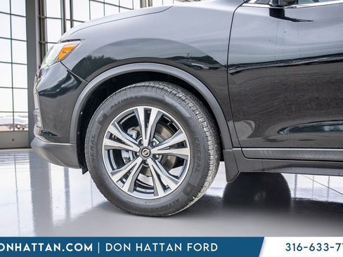 Used 2019 Nissan Rogue SV w/ Premium Package FWD image 40