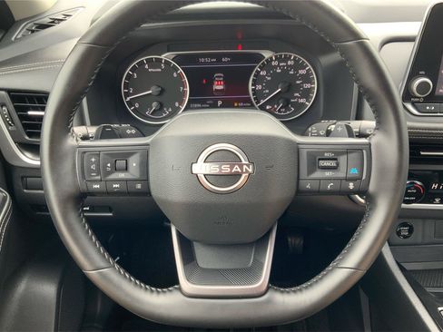 Used 2025 Nissan Rogue SV AWD/4WD image 16