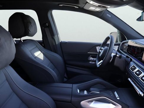 New 2026 Mercedes-Benz GLS 450 4MATIC image 10