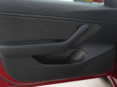 Used 2018 Tesla Model 3 Long Range image 17