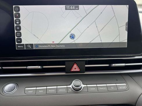 Certified 2025 Hyundai Elantra SEL image 27