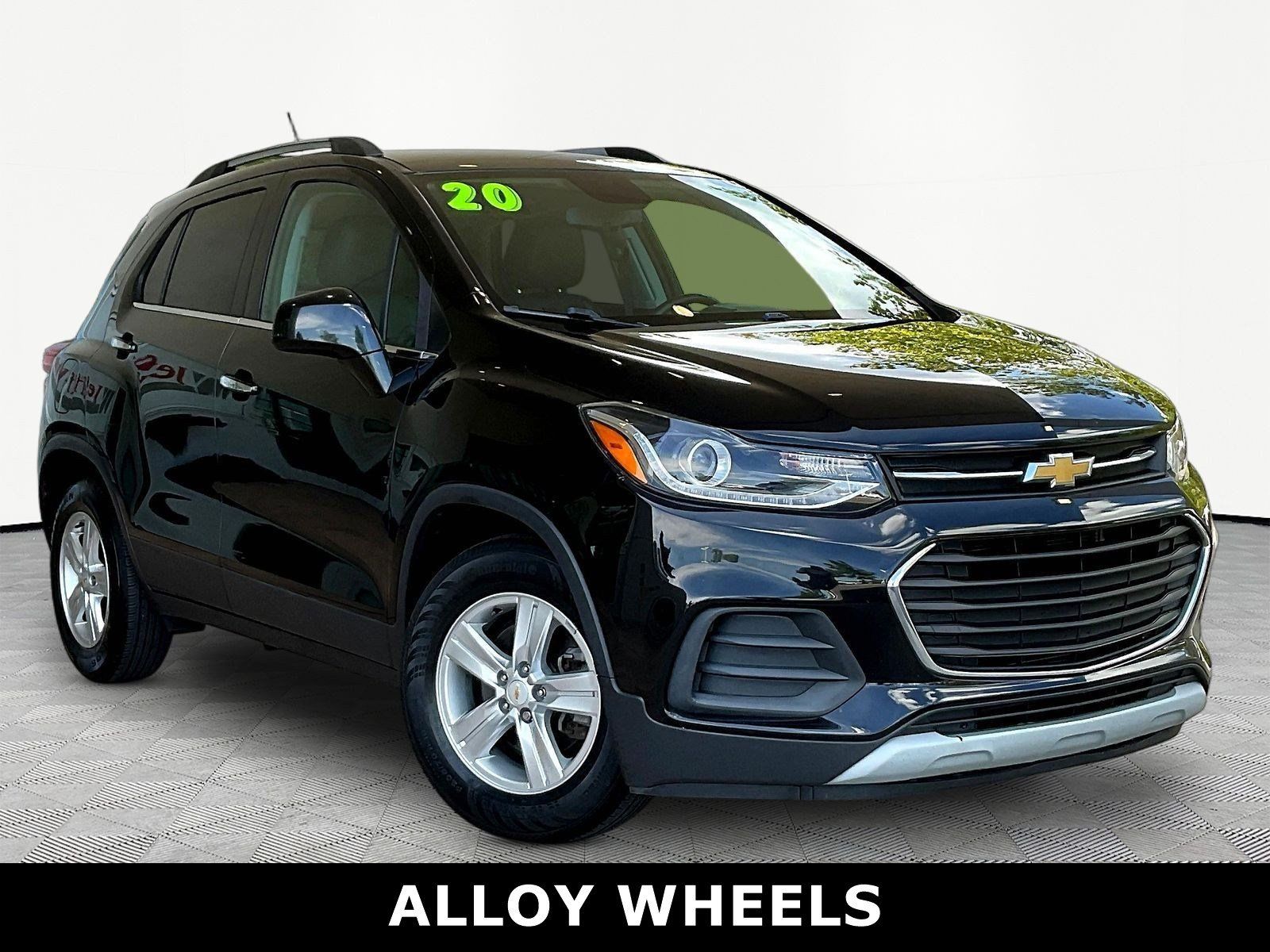Used 2020 Chevrolet Trax LT w/ LT Convenience Package FWD image 3