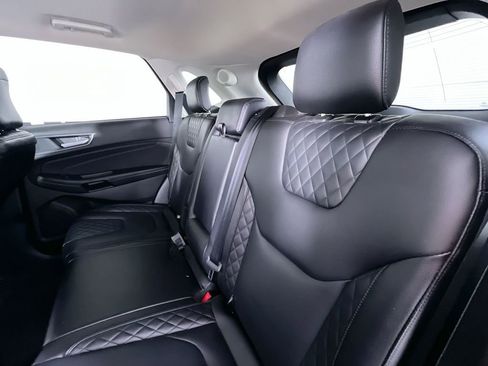 Used 2024 Ford Edge Titanium image 24