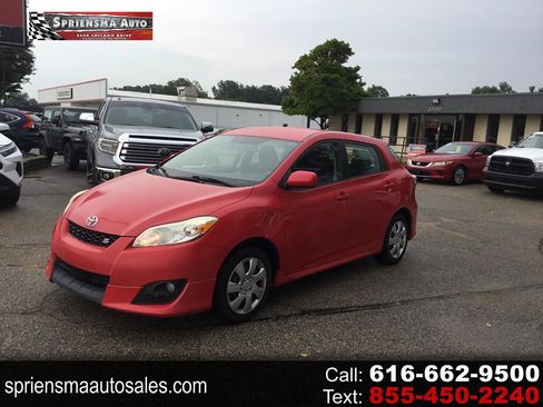 Used 2009 Toyota Matrix S FWD image 1