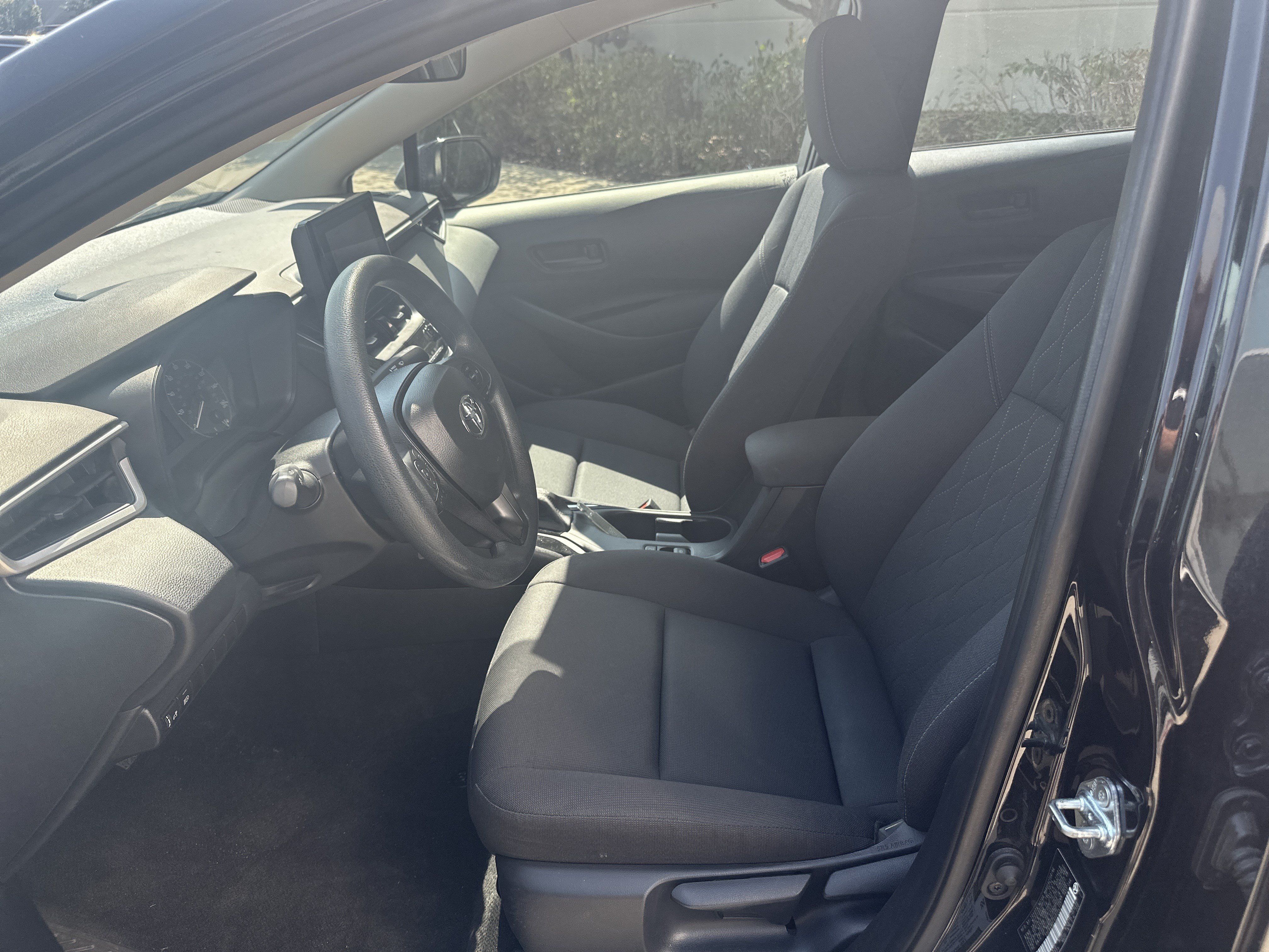 Used 2025 Toyota Corolla LE FWD image 15