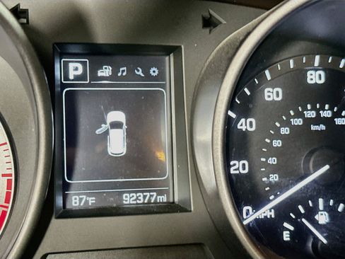 Used 2017 Hyundai Santa Fe Sport FWD image 19