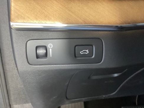 Used 2018 Volvo XC90 T6 Inscription w/ Convenience Package image 19