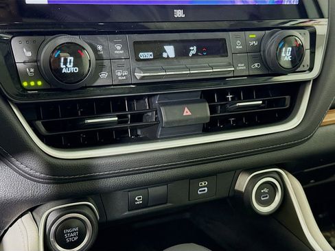 Certified 2024 Toyota Grand Highlander AWD image 8