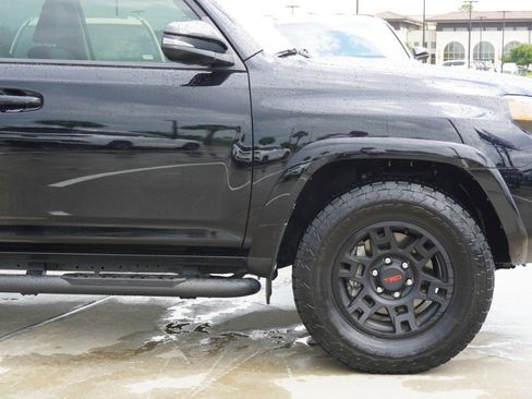 Used 2023 Toyota 4Runner SR5 Premium w/ Moonroof Package RWD image 10