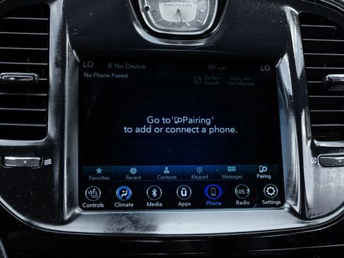 Used 2018 Chrysler 300 S AWD/4WD image 38