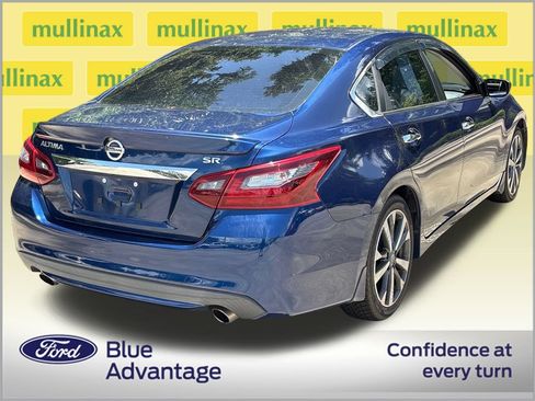 Used 2017 Nissan Altima 2.5 SR FWD image 4