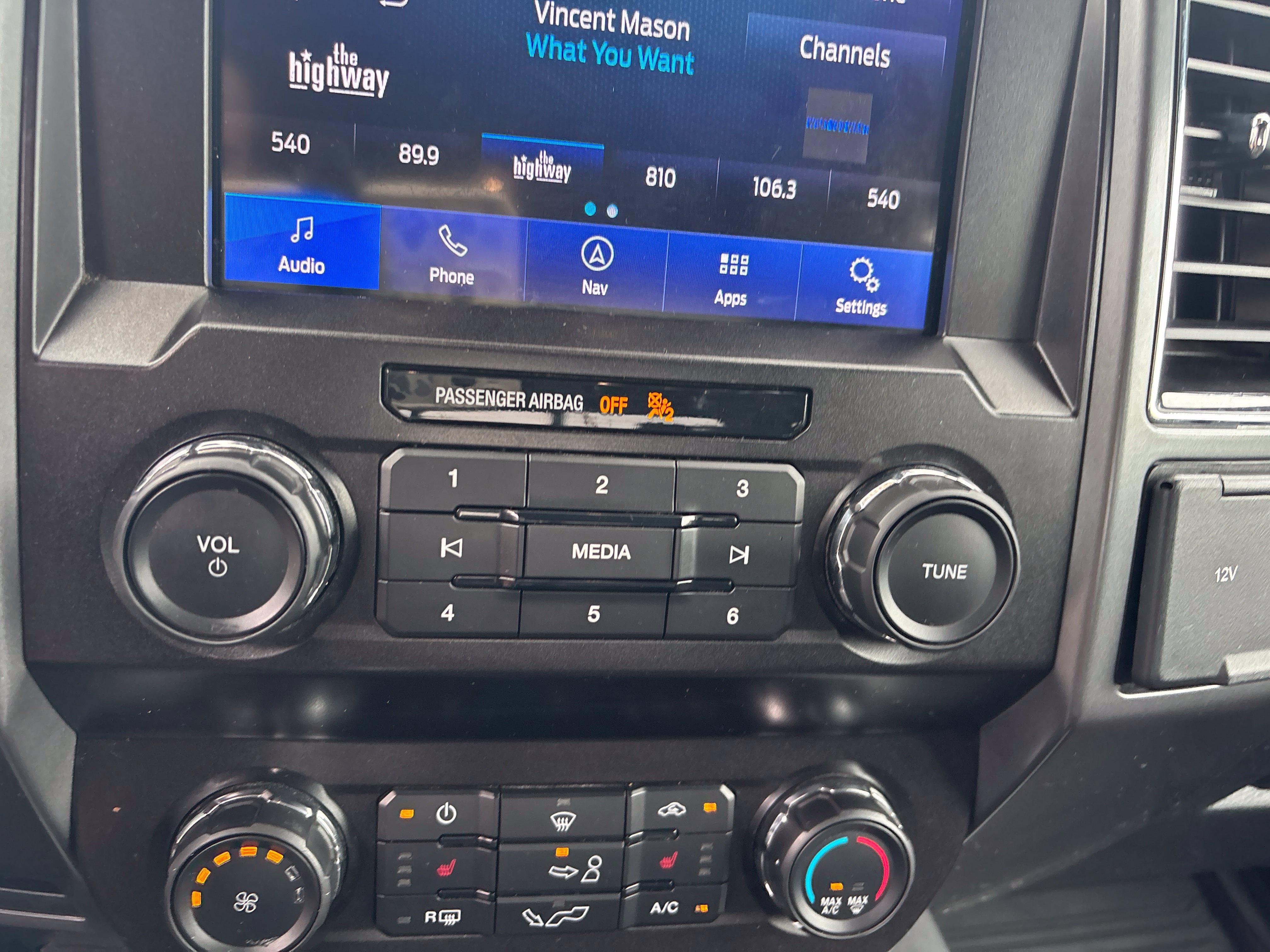 Used 2020 Ford F150 XLT w/ Equipment Group 302A Luxury AWD/4WD image 34