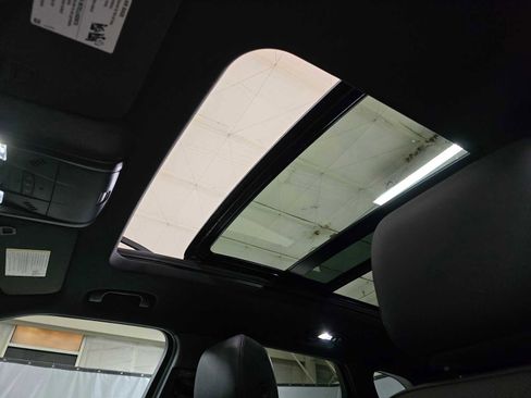 Used 2021 Chevrolet Blazer RS w/ Enhanced Convenience Package image 25