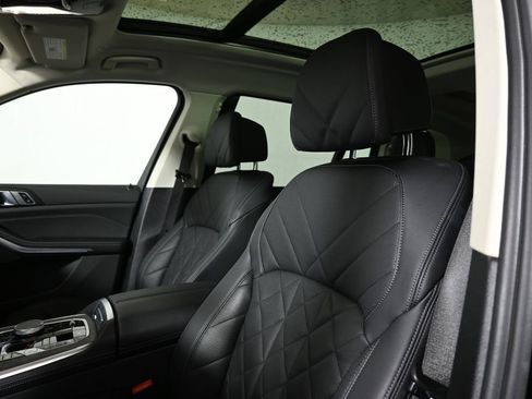 Used 2024 BMW X7 xDrive40i w/ Premium Package image 4