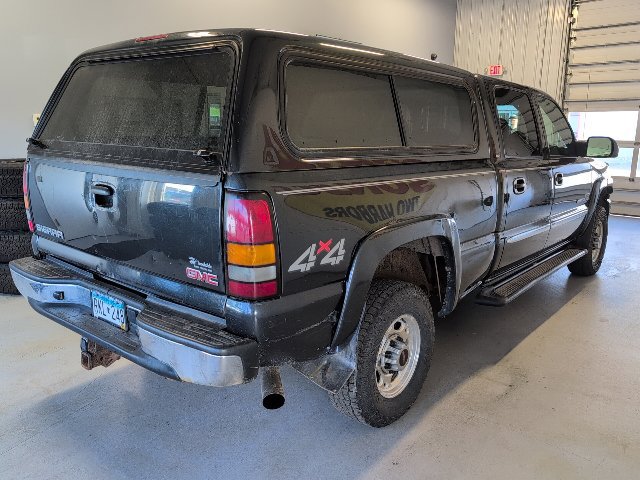 Used 2005 GMC Sierra 2500 SLT w/ Heavy-Duty Power Package AWD/4WD image 4