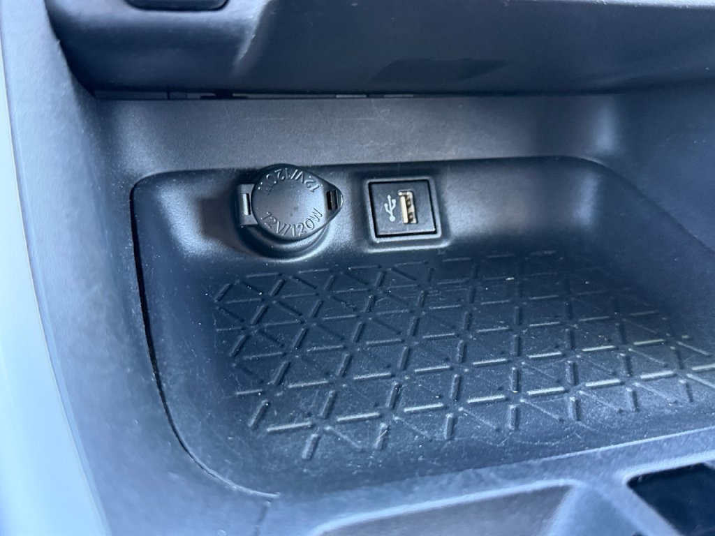 Used 2024 Toyota RAV4 XLE AWD/4WD image 27