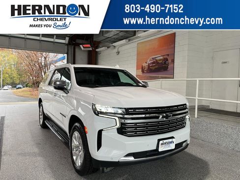 Used 2023 Chevrolet Suburban Premier image 1