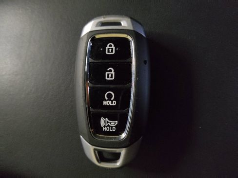 Used 2025 Hyundai Venue SEL FWD image 32