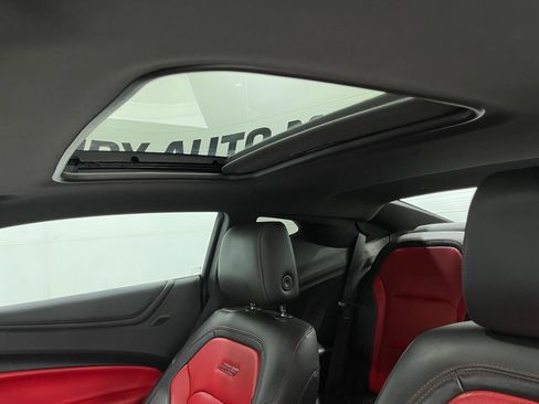 Used 2018 Chevrolet Camaro SS RWD image 12