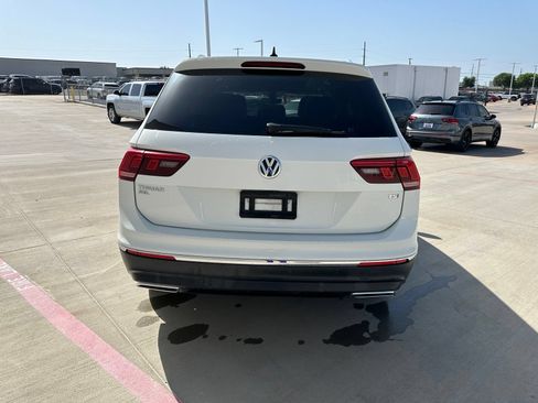 Used 2018 Volkswagen Tiguan SEL Premium FWD image 6