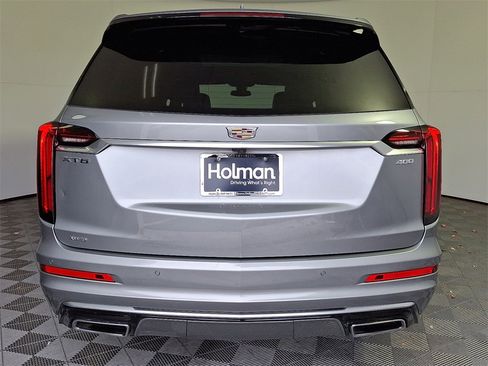 Used 2023 Cadillac XT6 Premium Luxury image 8