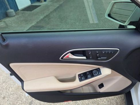 Used 2016 Mercedes-Benz GLA 250 image 11