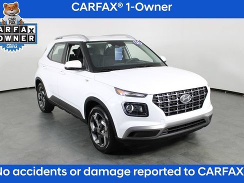 Certified 2026 Hyundai Venue SEL FWD image 5