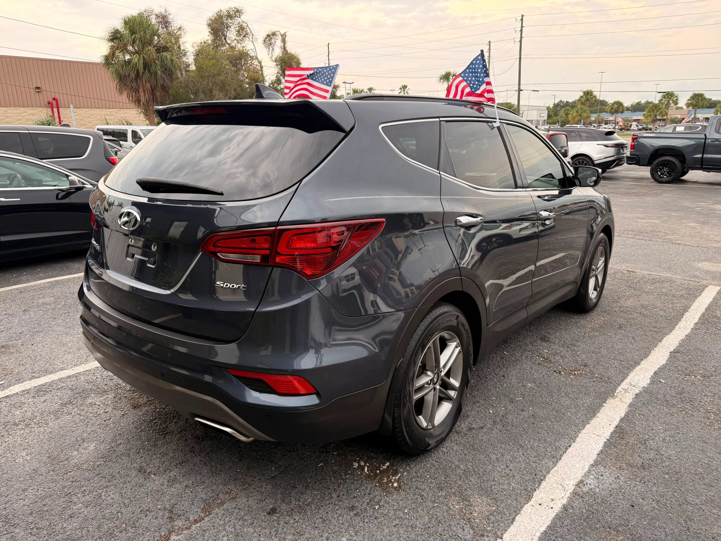 Used 2018 Hyundai Santa Fe Sport w/ 2.4L Tech Package 04 FWD image 6