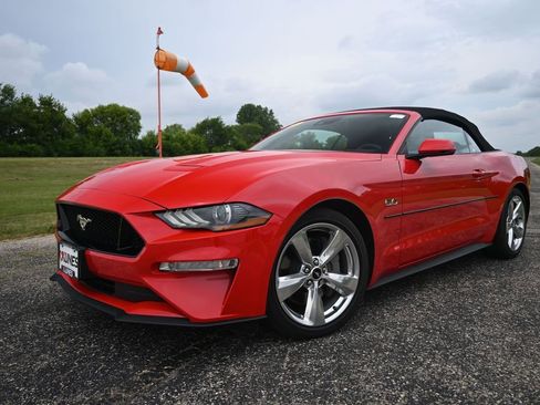 Used 2018 Ford Mustang GT Premium w/ Equipment Group 401A RWD image 3