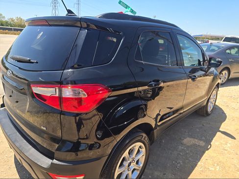 Used 2021 Ford EcoSport SE FWD image 2