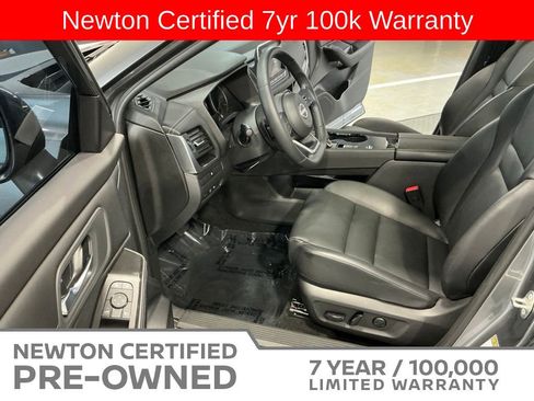 Used 2024 Nissan Rogue SV w/ SV Premium Package FWD image 4