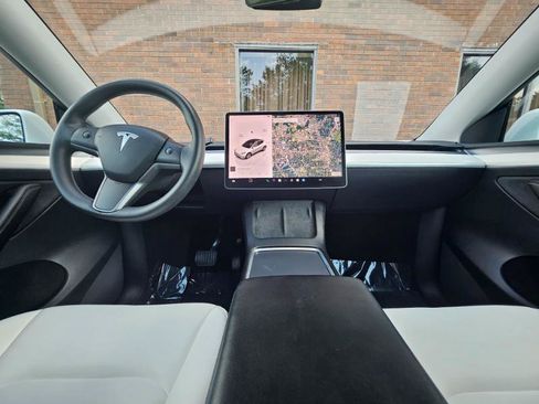 Used 2023 Tesla Model Y Long Range AWD/4WD image 39